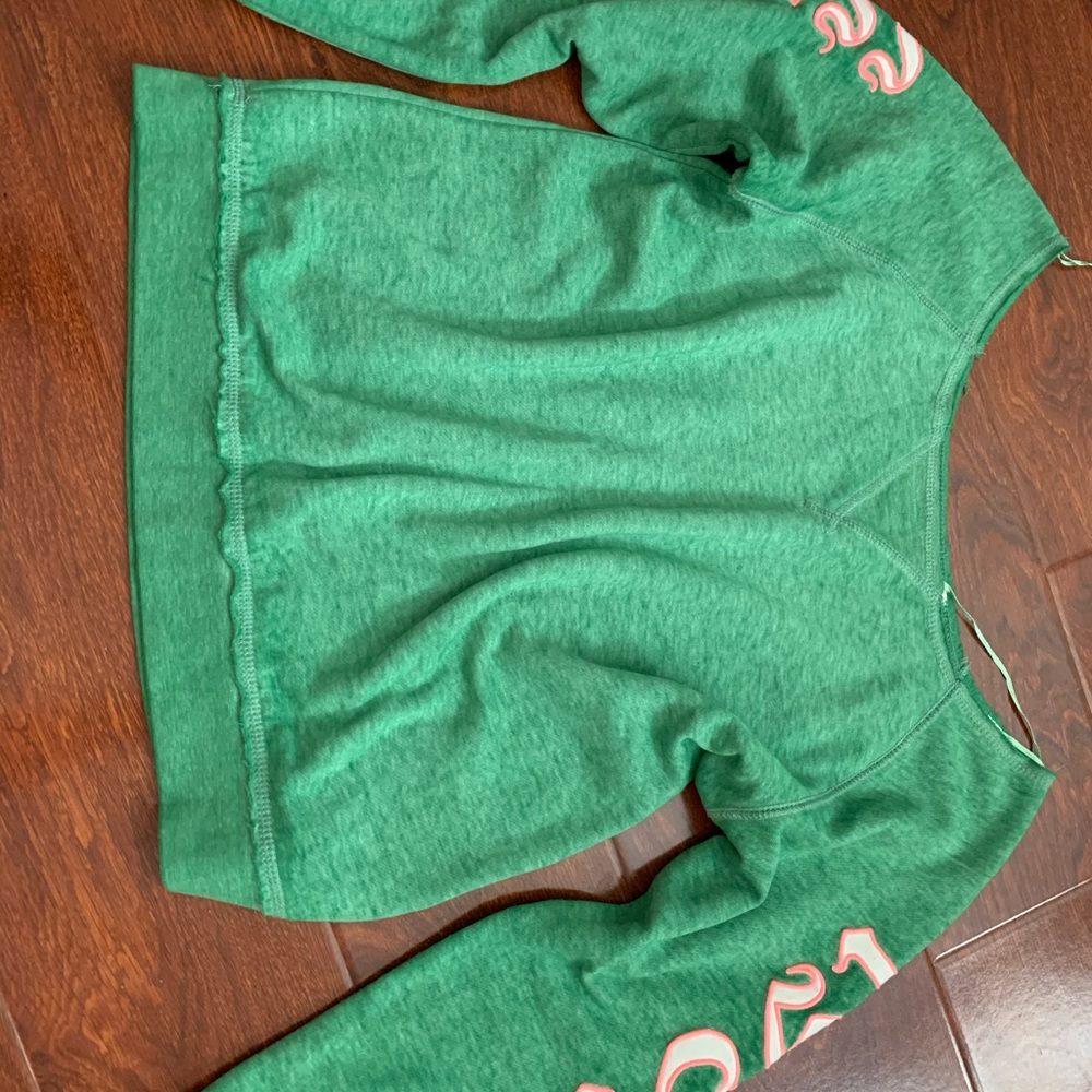 Guess sweatshirt
